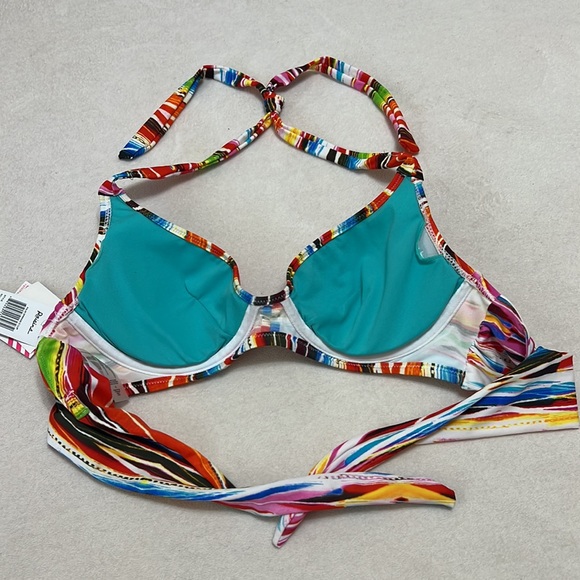 Raisins made with sunshine swim top. Shoulders straps or halter style. D cup - Picture 4 of 7